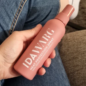 Ida warg  - Helt ny, råkade beställa 2  Köparen betalar för frakten