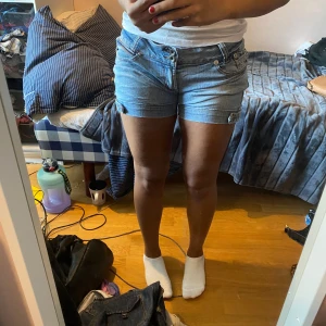 Shorts - Superfina lågmidjade shorts!   Dm för midjemått