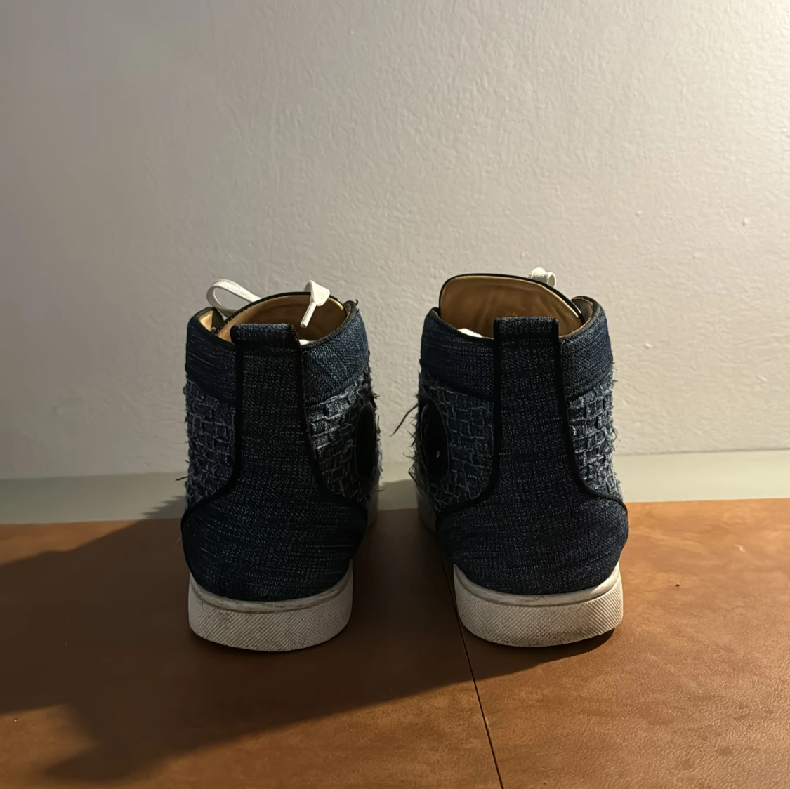 Christian Louboutin - 90