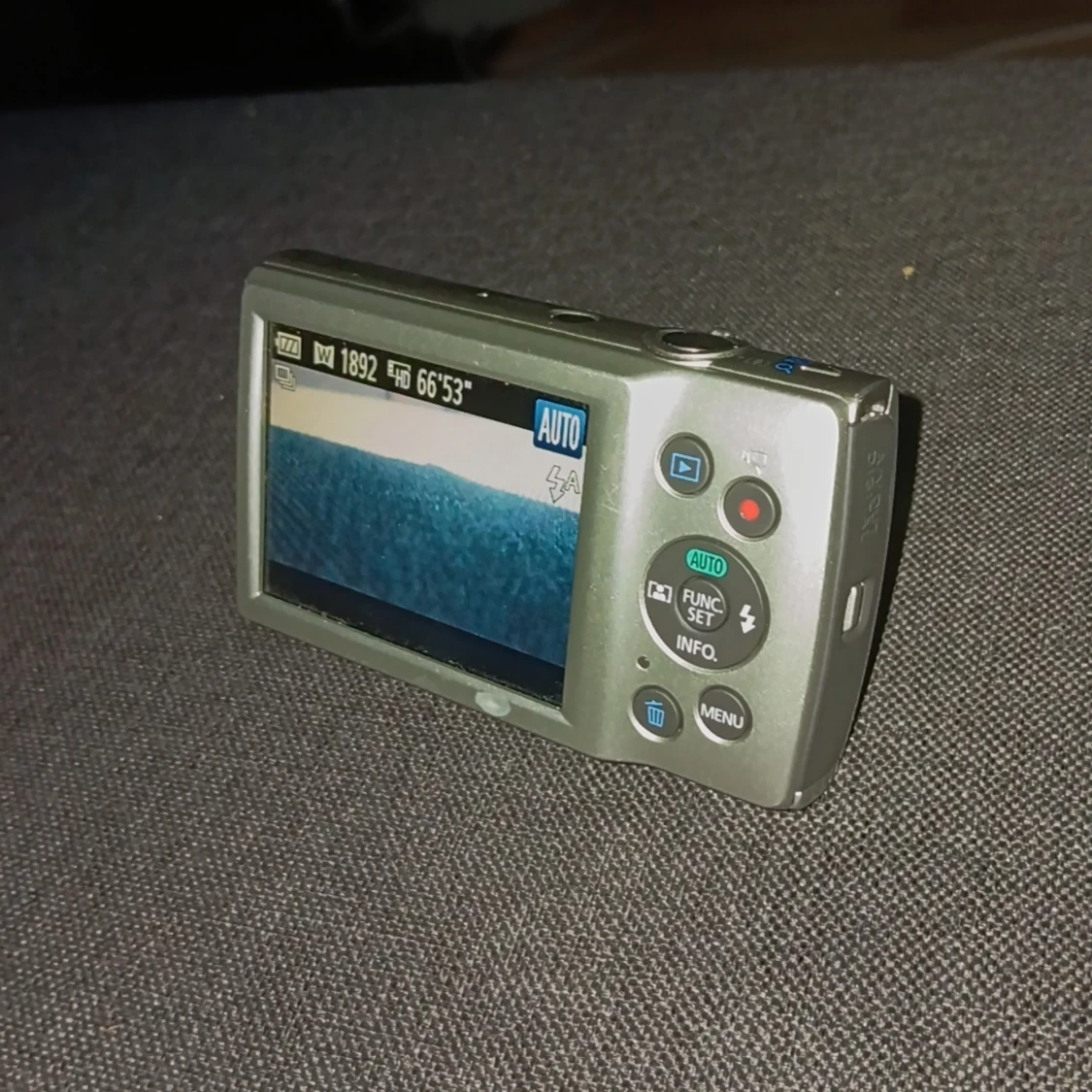 Canon ixus camra - 90