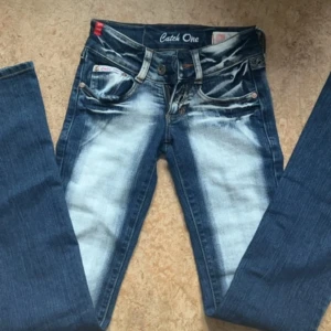 Crazy age liknande jeans  - Bootcut jeans i storlek xxs/32, märker är catch One men dom liknar crazy age, Säljer för dom är för små för mig. Buda gärna 