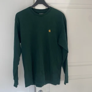 Carharrt Tröja - Långärmad Carharrt tröja i mörkgrön