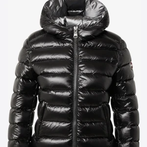 Colmar Jacka - Jackan är nästintill helt ny, inga skador eller fläckar. Vill helst byta mot en likadan modell i strl S då xs är för litet för mig. Annars kan jag tänka mig att sälja för 2500kr, köpt för 4000kr för ett år sedan🩷