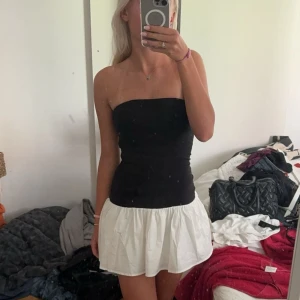 kort klänning - kort klänning som endast är använd en gång💓