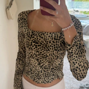 Leopard tröja🩷 - Ej använd, mycket bra kvalitet💕 Brukar ha storlek XS/S på bilden