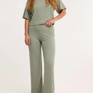 Set från Kappahl  - Jätte fint från Kappahl!  Nypris 550kr jag säljer för 480kr knappt använd. Inga märken eller effekter