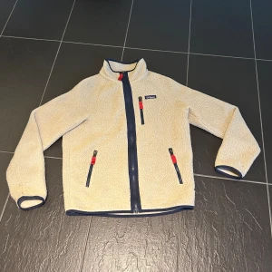 Patagonia Fleece - Retro Pile Jacket El Cap Khaki Storlek S Väldigt bra skick