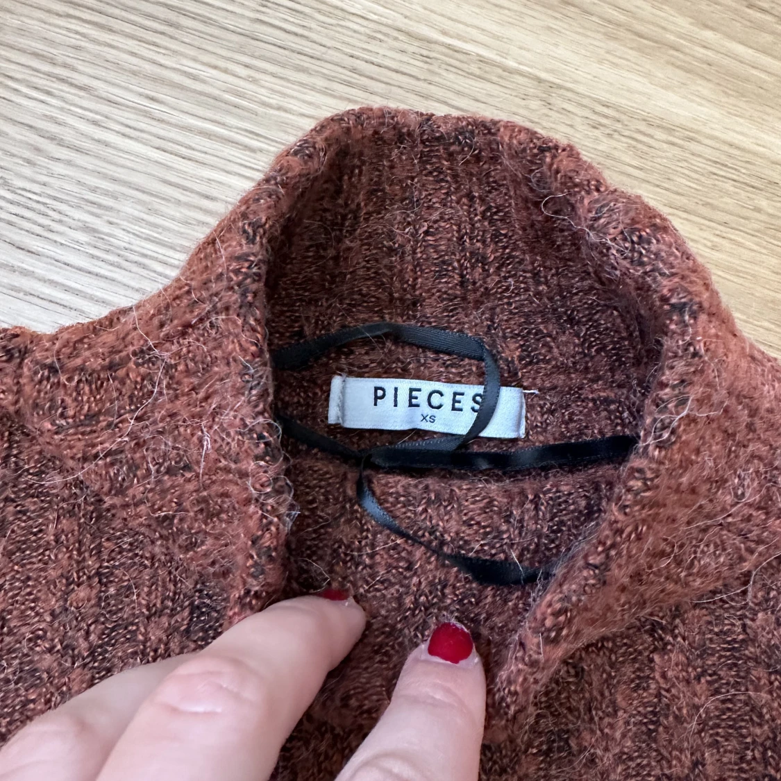 Stickad tröja från Pieces - 91