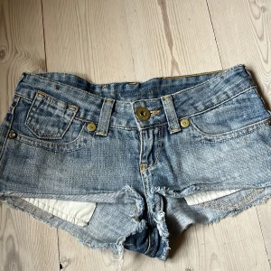 super snygga shorts  - super snygga shorts ifrån cross jeans😇😇 priset kan diskuteras!!