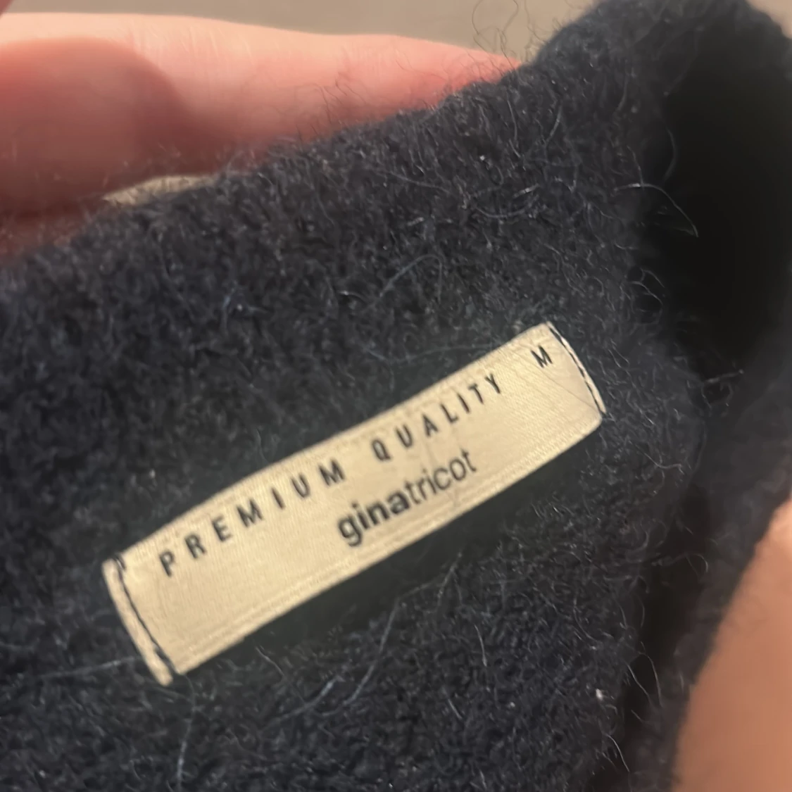 Mörkblå tröja från Gina Tricot - 1