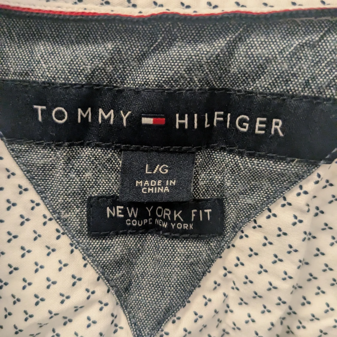 Vit prickig skjorta från Tommy Hilfiger - 2