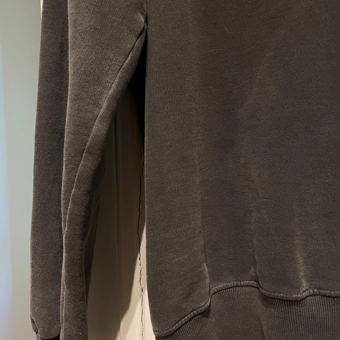 Mörkgrå sweatshirt - 1