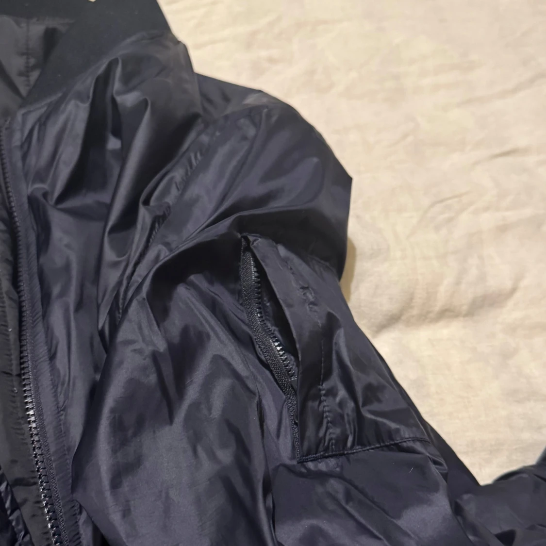 Svart bomberjacka från Filippa K - 1