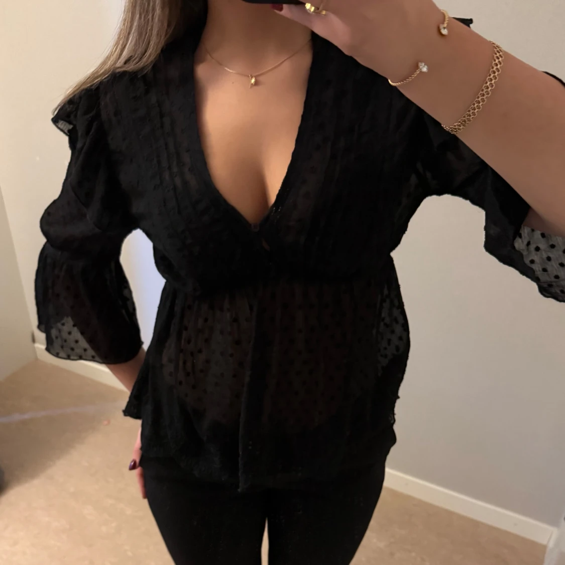 Svart volang blus från zara