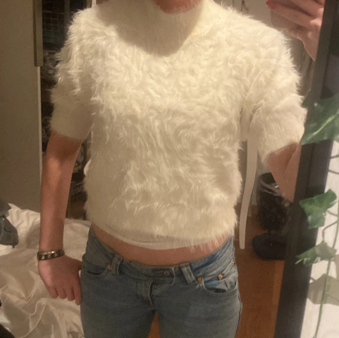 Vit fluffig tröja från Carin Wester