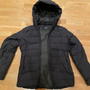 Dunjacka - Från Everest, tight passform. Med Luva