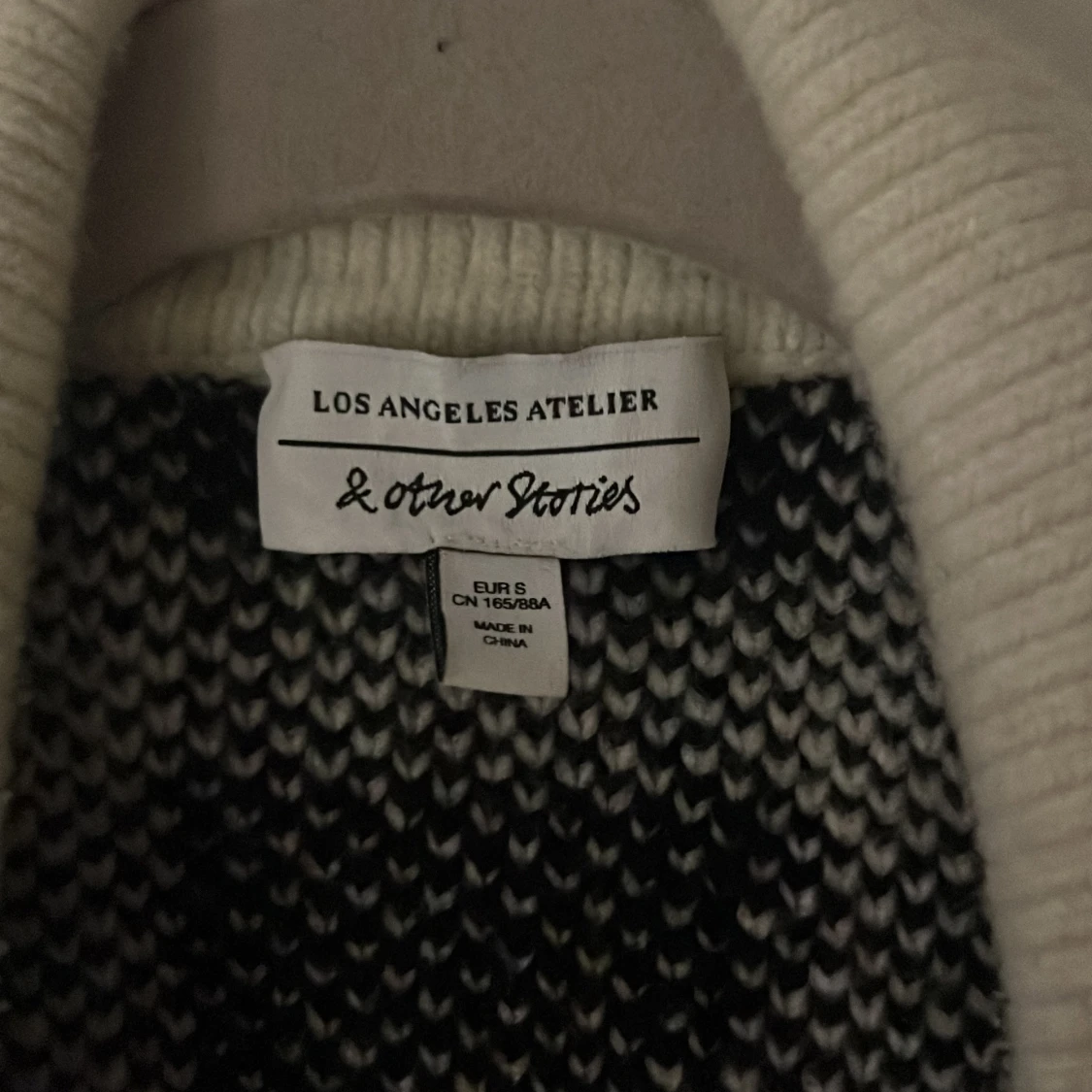 Svartvit rutig kofta från & Other Stories - 1