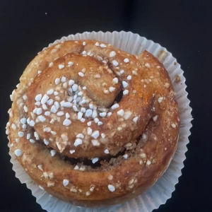 Färsk bulle från ica - Jag ör as mätt jag orkar inte äta upp den kan nån köpa den