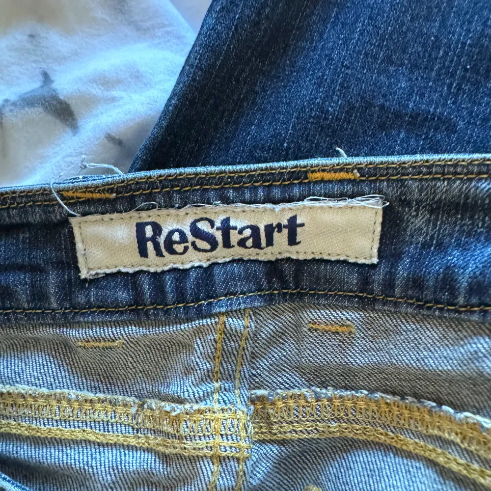 Fina jeans ifrån restart🤍skriv privat för måttet🤍. Jeans & Byxor.