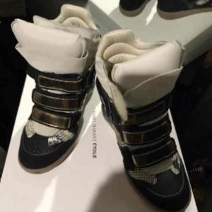 Isabel Marant skor  - Intressekoll på mina Isabel Marant skor. Kom med bud 💕