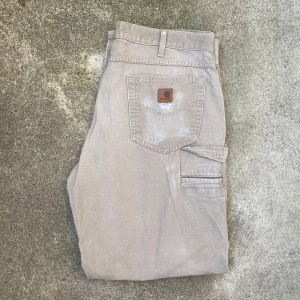 Carhartt jeans - Säljer dessa carhartt jeans, skriv om frågor!