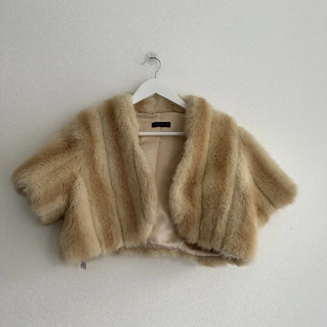 Beige pälsbolero - 91