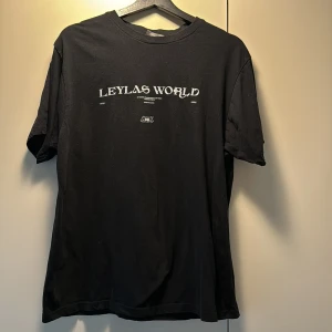 Antwan tshirt - Säljer mina gamla tröjor, vill hellre att någon annan får användning av dem ✨