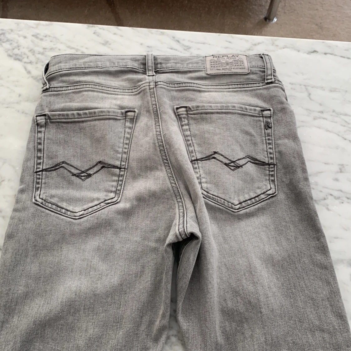 Grå Replay Jeans Modell Thad - 91