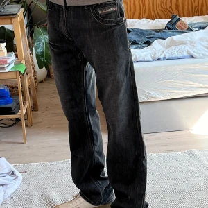 Vintage loose fit jeans - Snygga loose fit jeans storlek 36. Fint skick. Skriv gärna om du har några frågor!👍