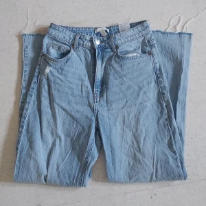 Jeans  - Jeans från HM använda ett fåtal gånger.
