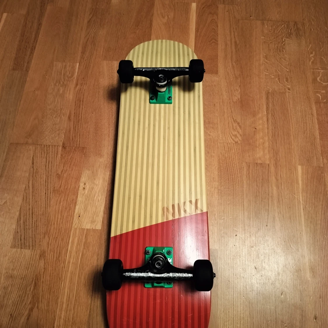 Skateboard med thundertruckar - 2