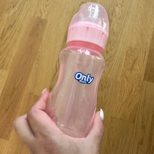 Flaska  - Flaska för barn oanvänd nyskick. 