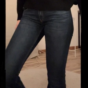 Lager 157 jeans  - Älskar dessa byxorna men jag har för många så måste sälja några, dem är perfekta och helt nya (2 veckor sedan köpe). De sitter perfekt i längd (jag är 169) lång. Köpta för 400kr säljs för 270kr. Kontakta för fler bilder 🩷🎀