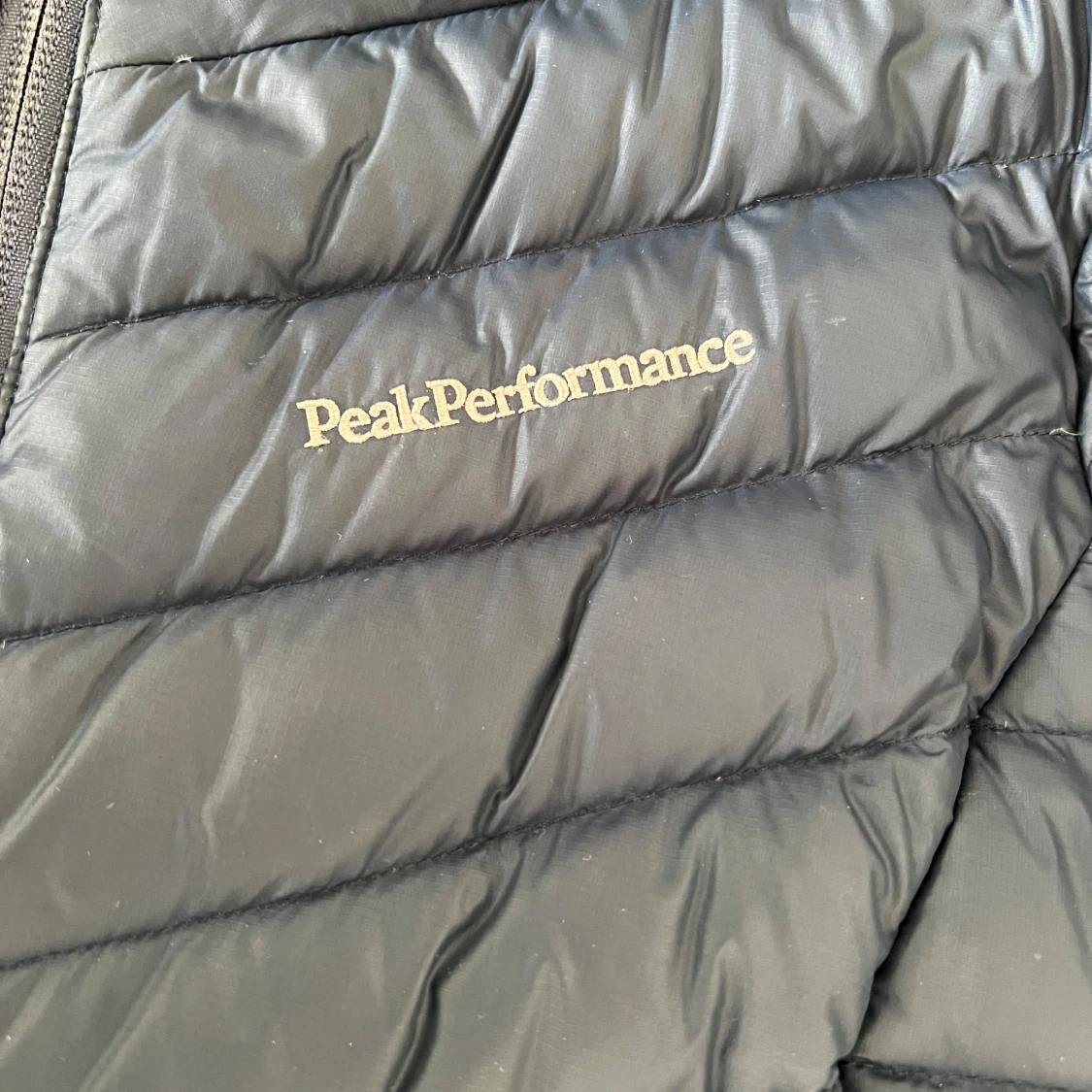 Peak performance jacka mörkblå - 93