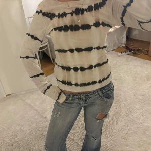 Tie die tröja  - Jätte cool tie die tröja!!!🍁🍁🍁🔥