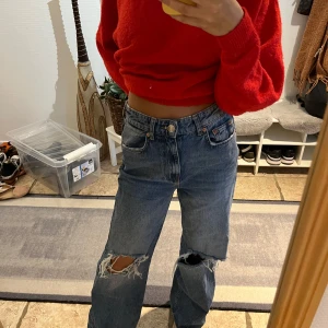 Jeans med hål - Dessa är från Gina, använt ett fåååtal gånger. Superfina, inga defekter. 