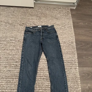Jack & jones jeans  - Använt lite storlek 32/34