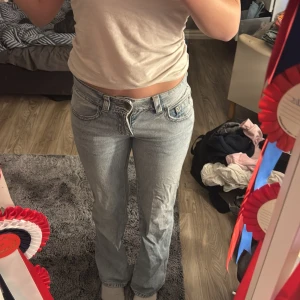 Jens med snygg ficka - Bar skick, har inte annvänt något alls