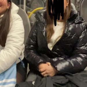 Vinter jacka  - Fin och varm vinter jacka från lager 157. Köpt förra året för 400kr, i gott skick! Storlek 164 passar mig som är 164 och har s/xs. Snabb affär 300