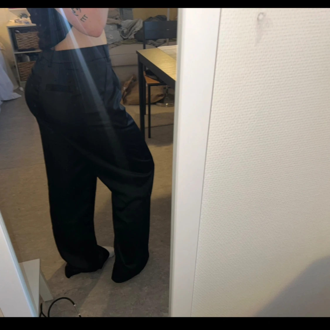 Glansiga kostymbyxor - 90