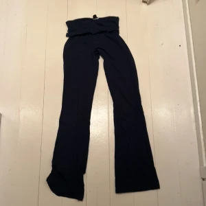 Yoga pants - Jag säljer dom här jätte fina yoga byxorna från Gina tricot för att dom är lite korta för mig. Nästan inte använda.