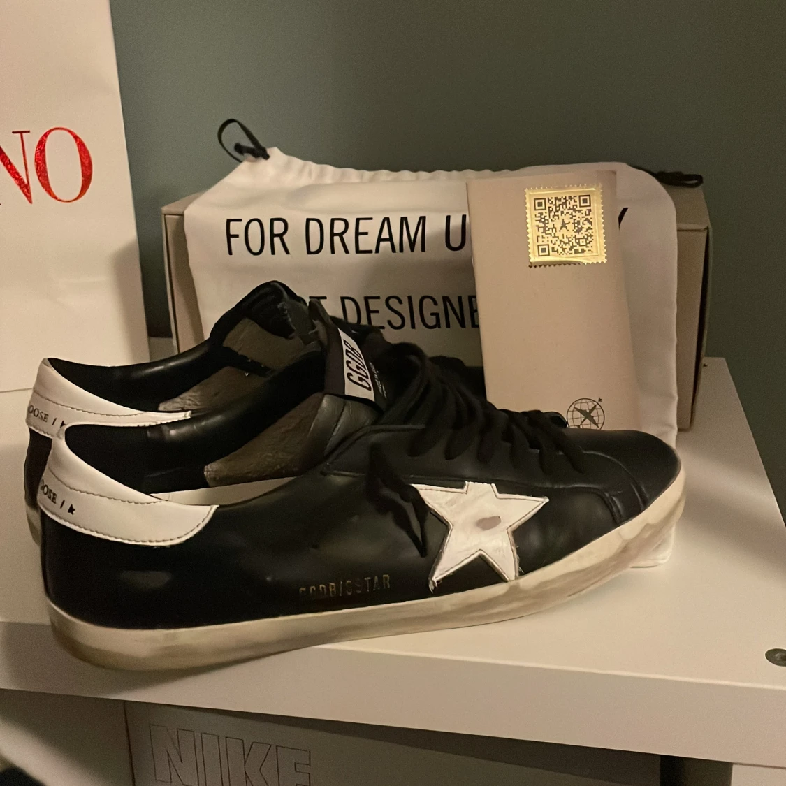 Golden goose Skick 8,5/10 stl 43, Kan även ta byten