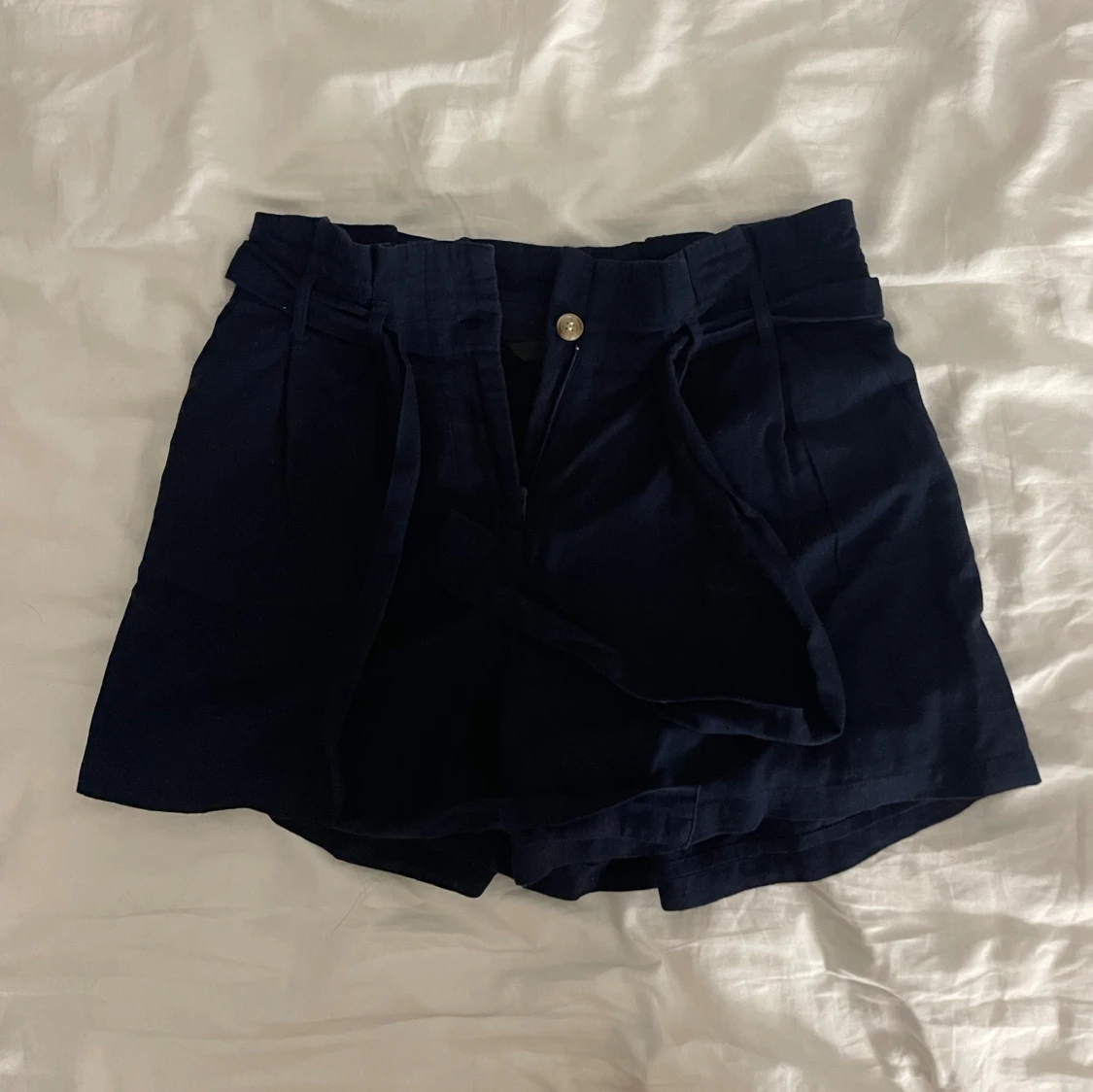 Mörkblå shorts från Vero Moda - 91