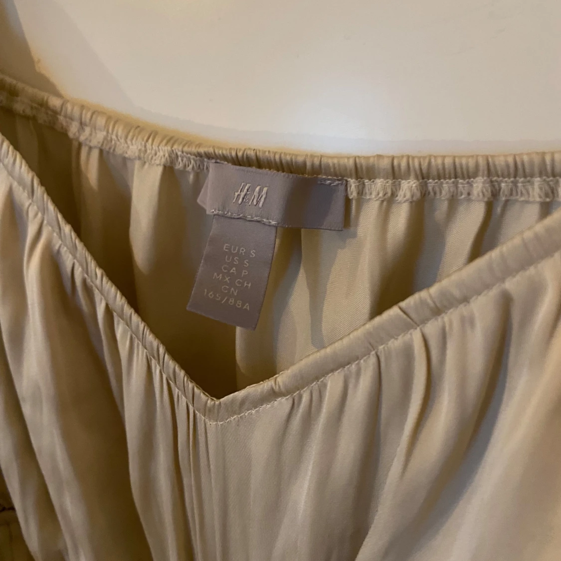 Guldig silkeströja  - 92