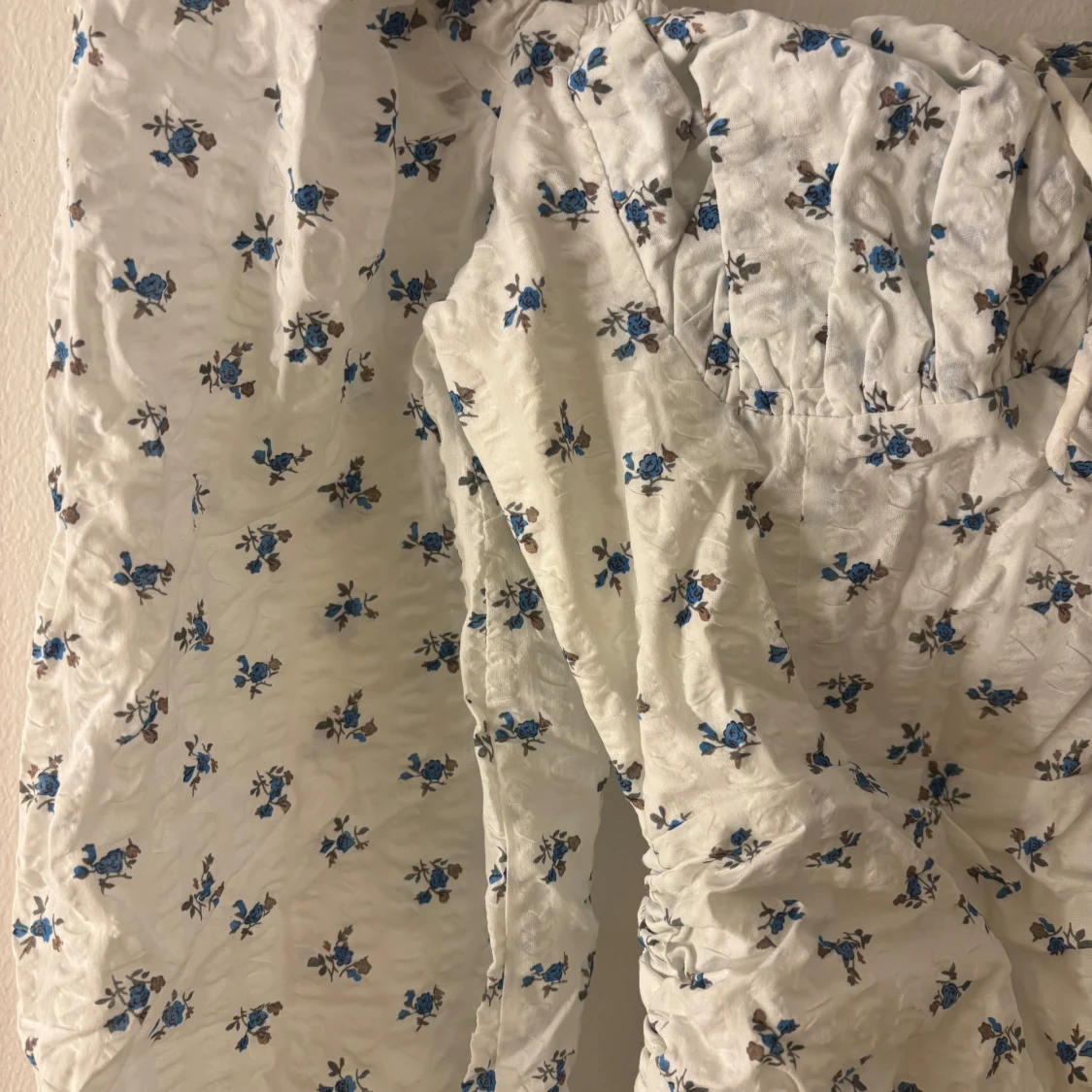 Oanvänd Adoore klänning - 90