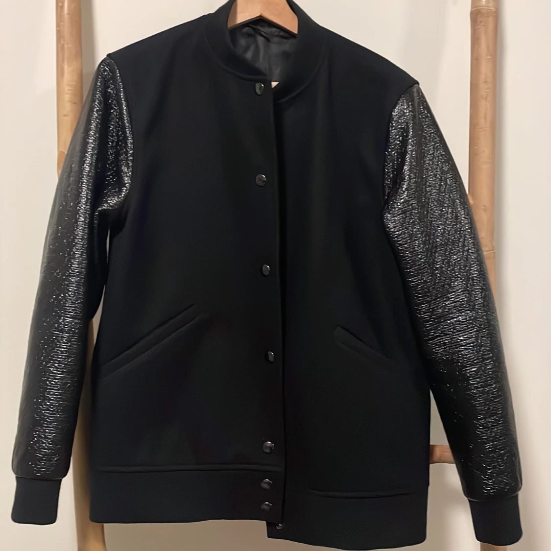 Svart bomberjacka från Filippa K