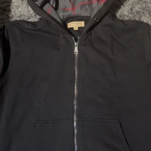 Burberry kofta - Inga defekter