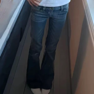 Lågmidjade weekday jeans - Säljer dessa oanvända jeans från cheep monday och ör mycket populära💞säljer då jag råka beställa två🫶🏼💗tryck på KÖP NU om ni vill köpa 