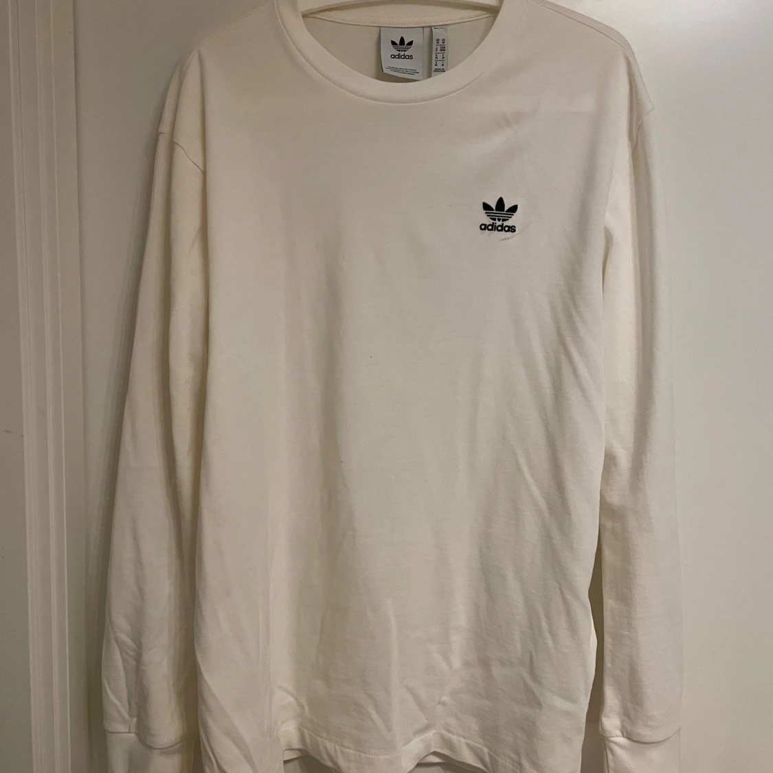 Vit långärmad tröja från Adidas