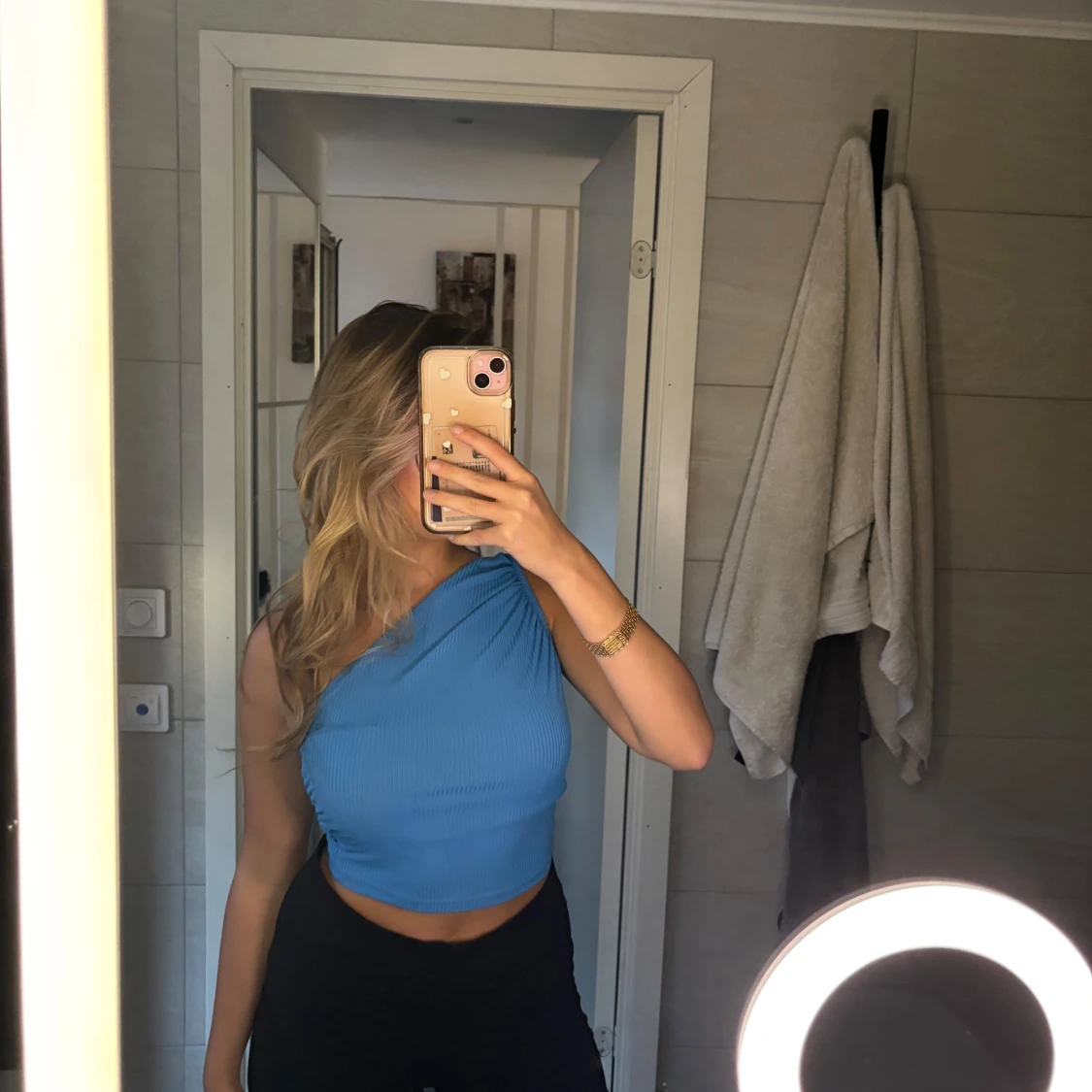 Blå oneshoulder topp - 90